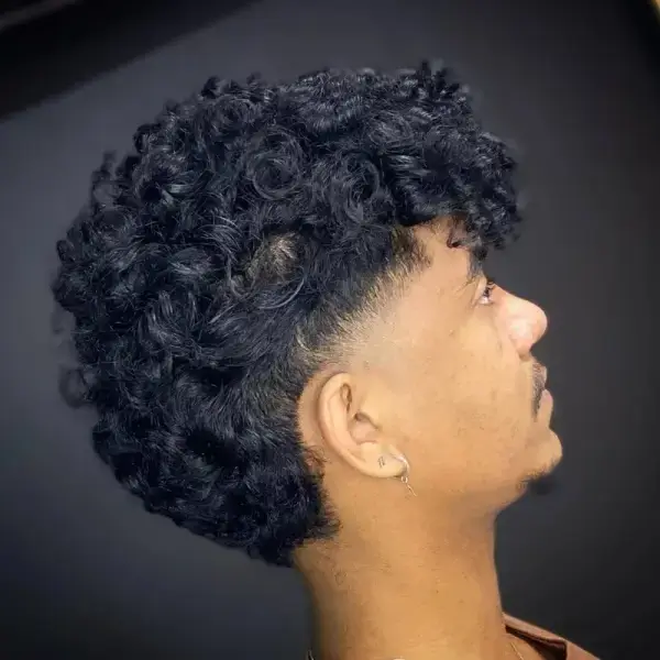 Corte de cabelo masculino degradê moderno na Barbearia Zero19